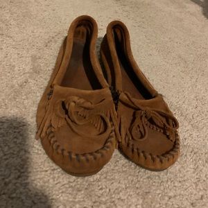 Slightly Worn Kilty Hardsole Minnetonka Moccasins